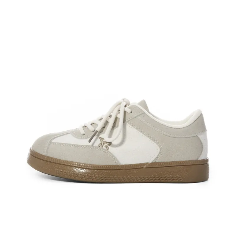 The New Age Family Low Top Skateboard Shoes Women's Beige-0
