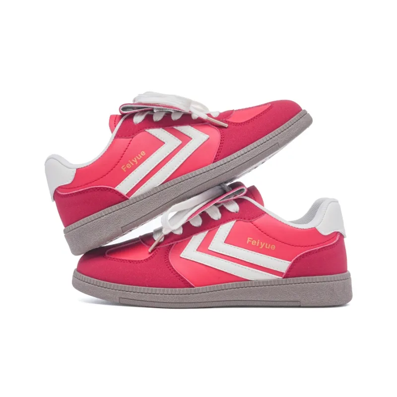 Dafu Leaps Forward Abrasion Resistant Slip Resistant Low Top Skateboard Shoes Women's Red-1