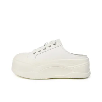 La Chapelle Slip Resistant Closed Toe Slippers Women's White