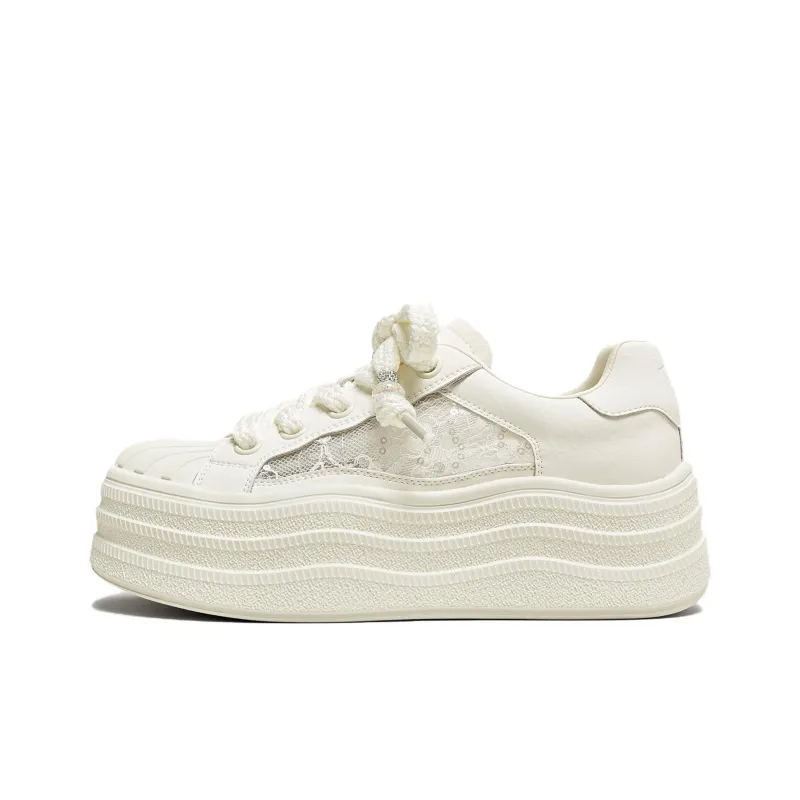 TATA Low Top Skateboard Shoes Women's Ecru-0