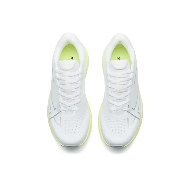 XTEP 2000km PLUS Running Shoes Women's Low Top Classic White-3