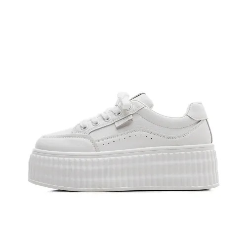 La Chapelle Wear resistant, Lightweight, Breathable, And Non slip. Low Top Skateboard Shoes Women's White