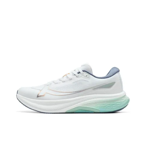XTEP Slip Resistant And Abrasion Resistant Support Low Top Training Sprint Running Shoes Men's Classic White
