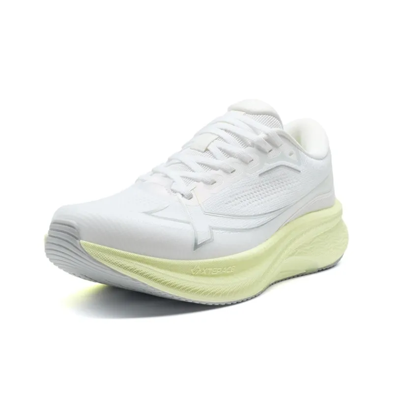 XTEP 2000km PLUS Running Shoes Women's Low Top Classic White-1