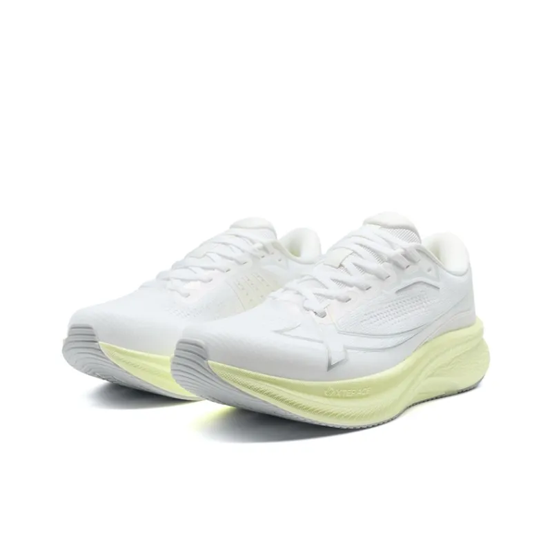 XTEP 2000km PLUS Running Shoes Women's Low Top Classic White-2