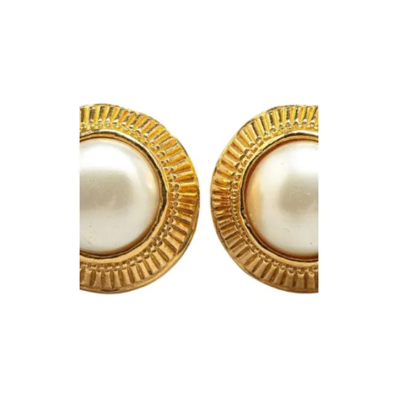 CHANEL 1970 1980 Plated Round Faux Pearl Clip On Earrings Costume Earrings-2