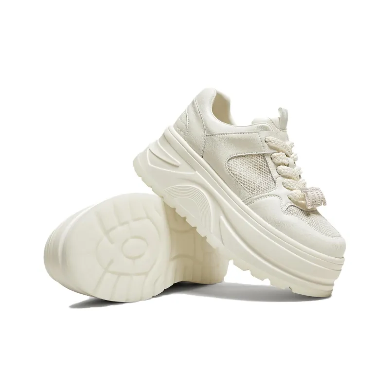 TATA Low Top Skateboard Shoes Women's-7