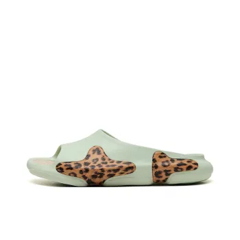 EQLZ EQUALIZER Oasis Quiet Odor Resistant Slide Slippers Unisex Leopard Print