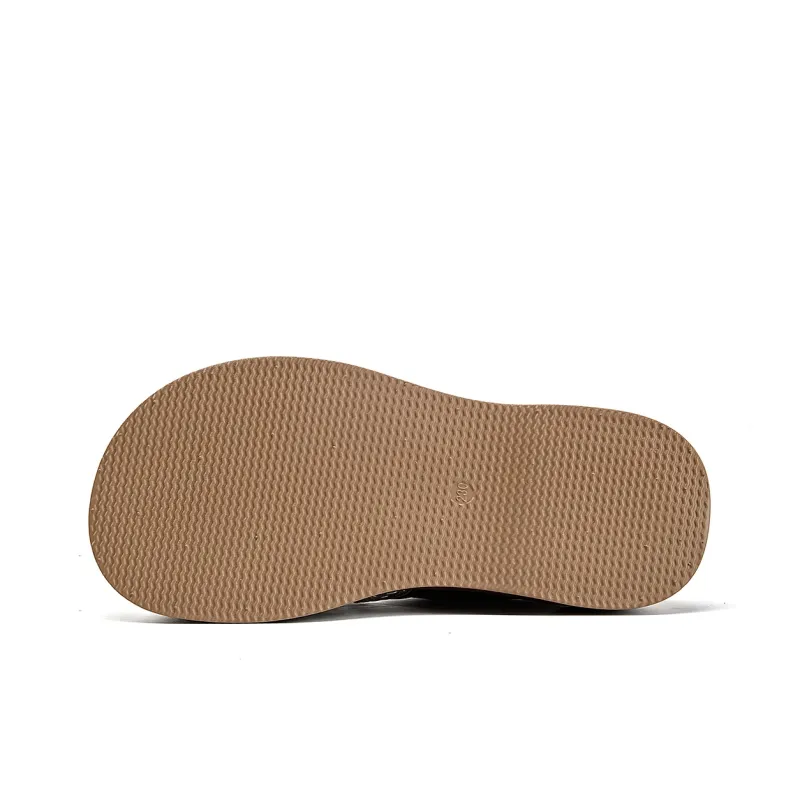 La Chapelle Abrasion Resistant Closed Toe Slippers Women's Silver-4
