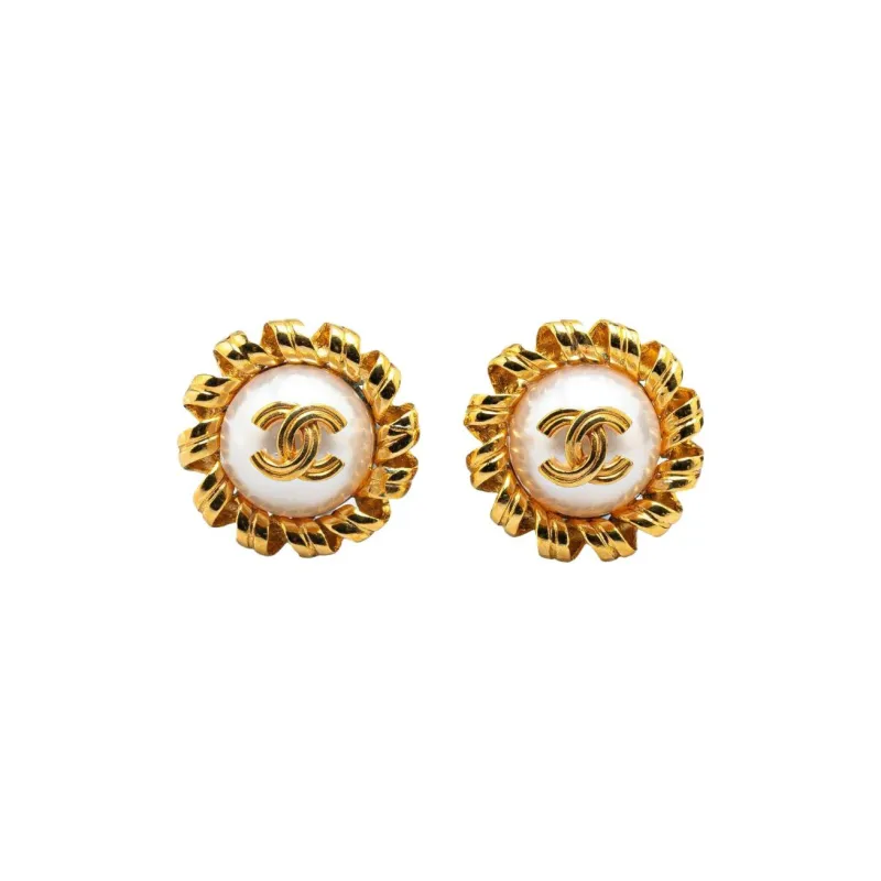 CHANEL Pearl Stud Earrings Unisex Gold-0