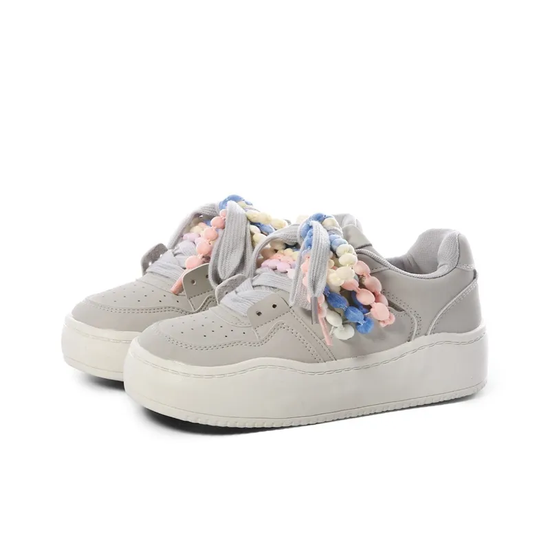 The New Age Family Low Top Skateboard Shoes Women's Gray-1