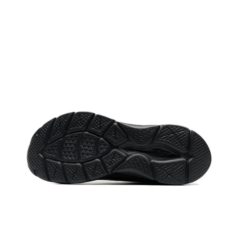 XTEP Slip Resistant Coverage Low Top Casual Running Shoes Men's Black-4