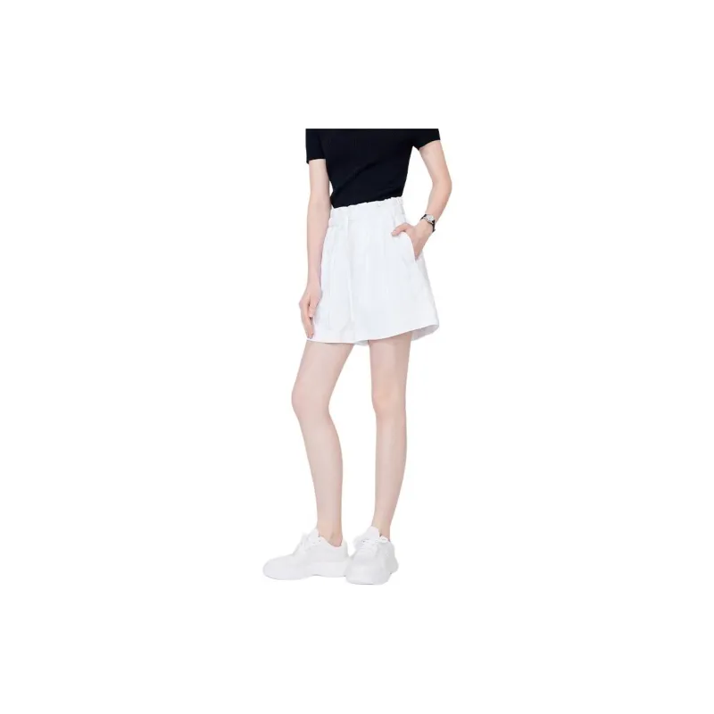 NAVIGARE Casual Shorts Women's Tech White-0