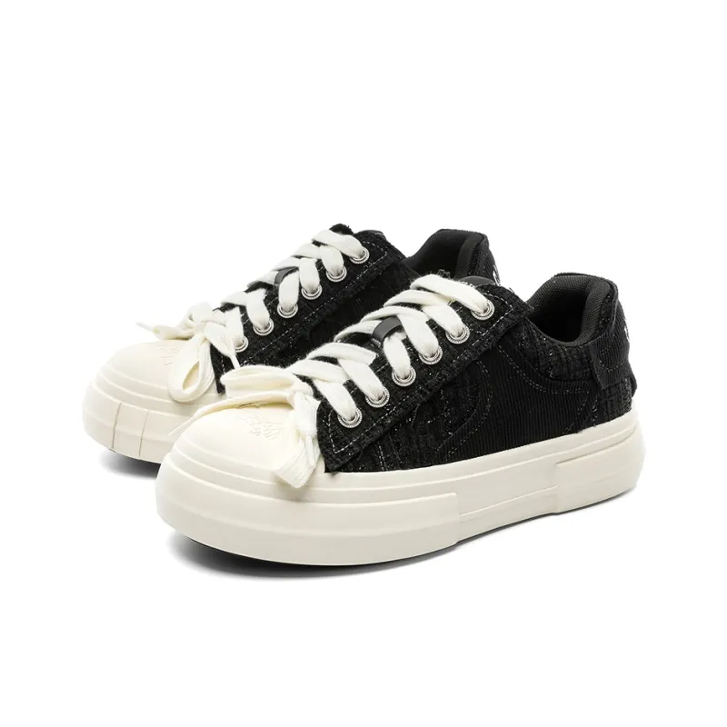 KUNGFUDEER Low Top Skateboard Shoes Unisex Black-0