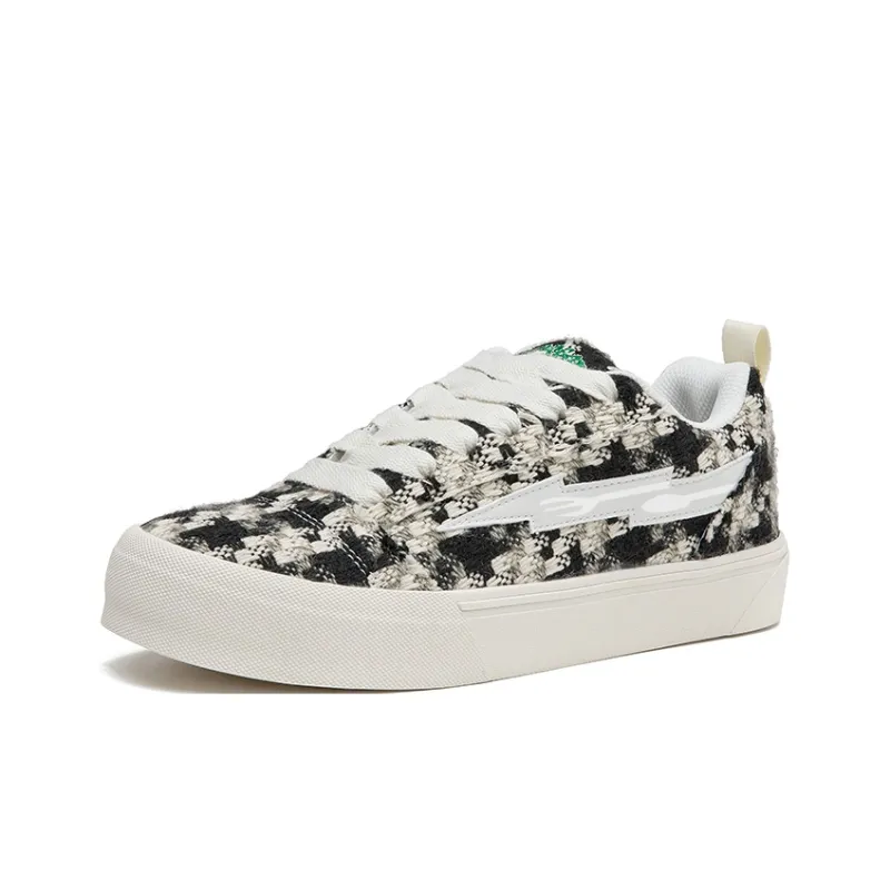 EOKAGAH Low Top Skateboard Shoes Unisex-1