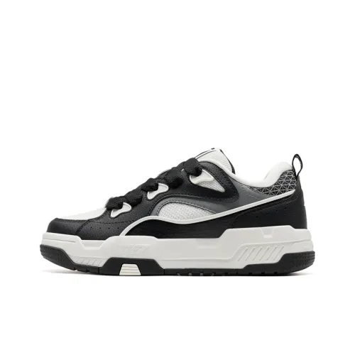XTEP Reverse Abrasion Resistant Lightweight Height Increasing Low Top Skateboard Shoes Men's Black White Gray