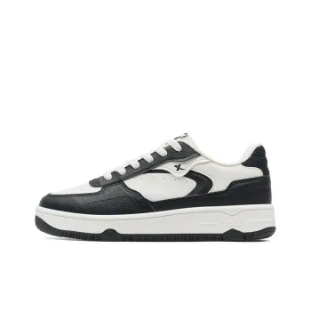 XTEP Wear resistant And Lightweight Low Top Skateboard Shoes Women's Black Canvas White
