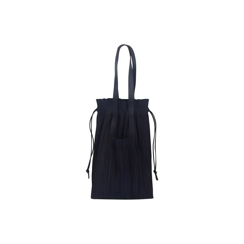 ISSEY MIYAKE Polyester Handbag Women's Black-0