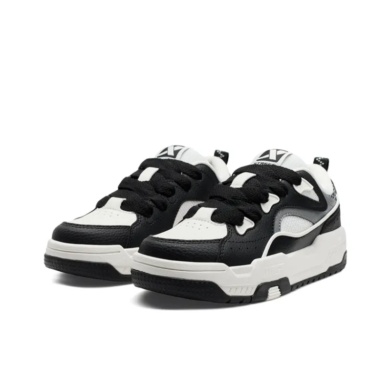 XTEP Reverse Abrasion Resistant Lightweight Height Increasing Low Top Skateboard Shoes Women's Black White-2