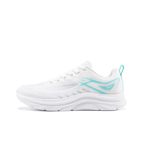 XTEP ZhuiFeng Slip Resistant And Breathable Low Top Casual Running Shoes Men's White Blue