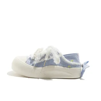 MEAKKEA Breathable, Lightweight Coverage Low Top Canvas Shoes Women's