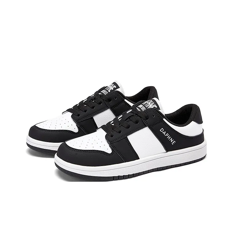 DAPHNE Lightweight Low Top Skateboard Shoes Women's Black White-5