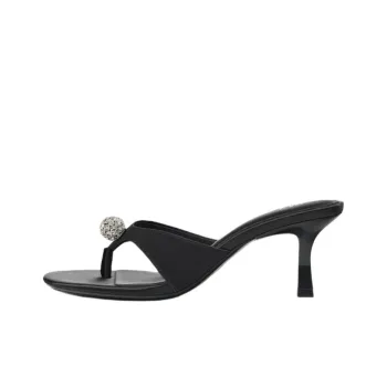 ZARA Slip Resistant Flip Flops Women's Black