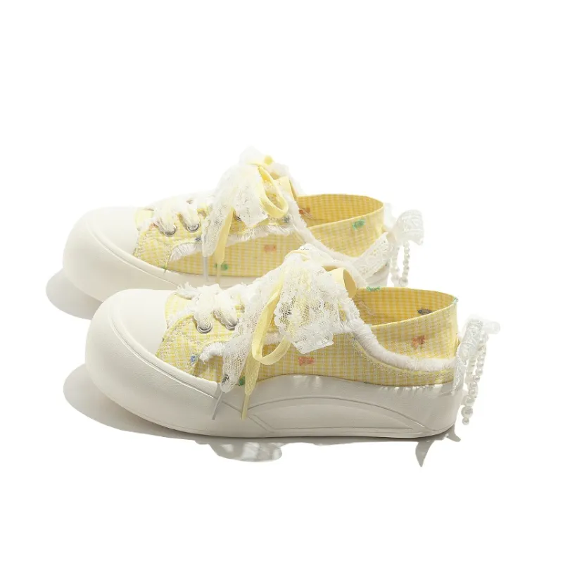 MEAKKEA Breathable, Lightweight Coverage Low Top Canvas Shoes Women's-1