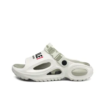 Budding Bear Beach Sandals Unisex