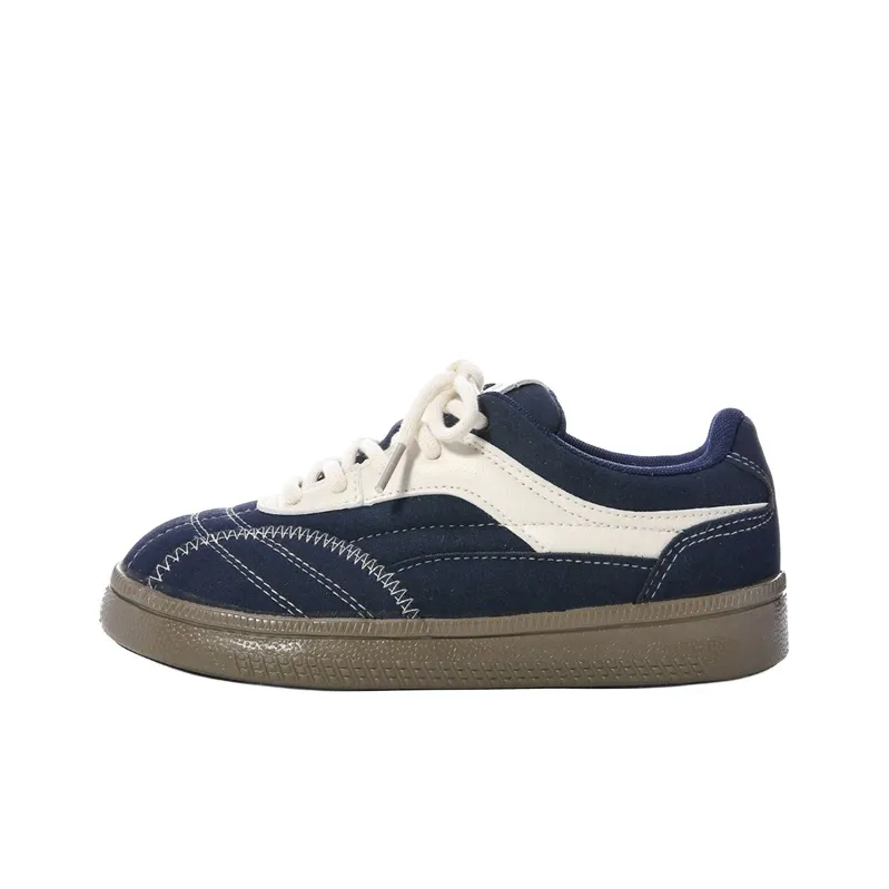 The New Age Family Low Top Skateboard Shoes Women's Dark Blue-0
