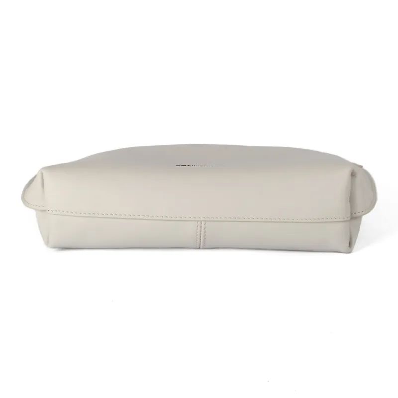 AQUASCUTUM Cow Leather Shoulder Bag Women's Light Gray-3