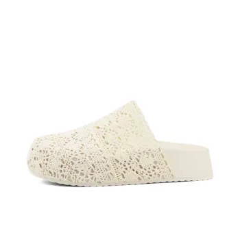 AFJI Closed Toe Slippers Women's