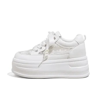 A Poinsettia Princess Skateboard Shoes Women's