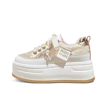 A Poinsettia Princess Skateboard Shoes Women's