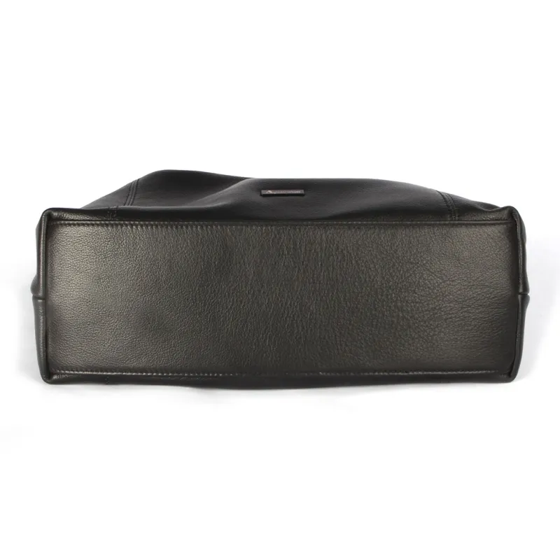 AQUASCUTUM Cow Leather Shoulder Bag Women's Black-3
