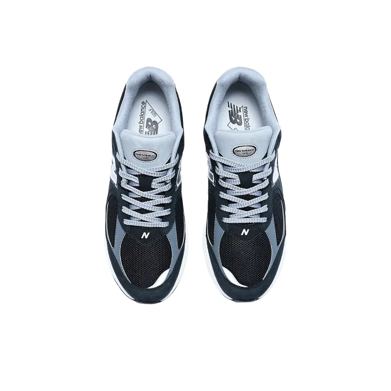 New Balance NB 2002 V1 Low Top Golf Shoes Unisex Black White-2