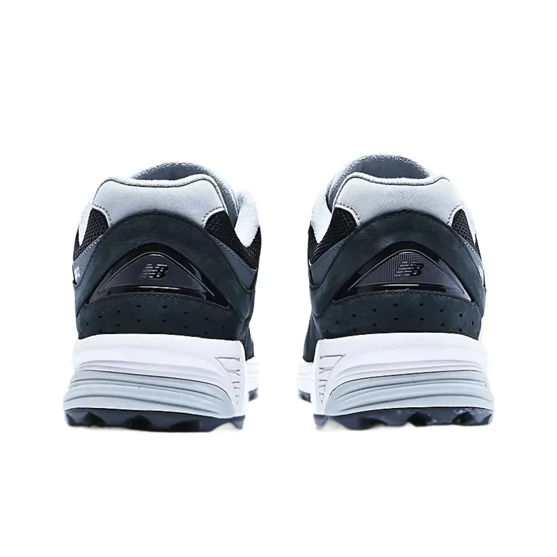 New Balance NB 2002 V1 Low Top Golf Shoes Unisex Black White-3