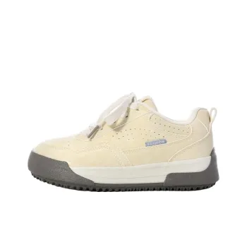 The New Age Family Low Top Skateboard Shoes Women's Yellow