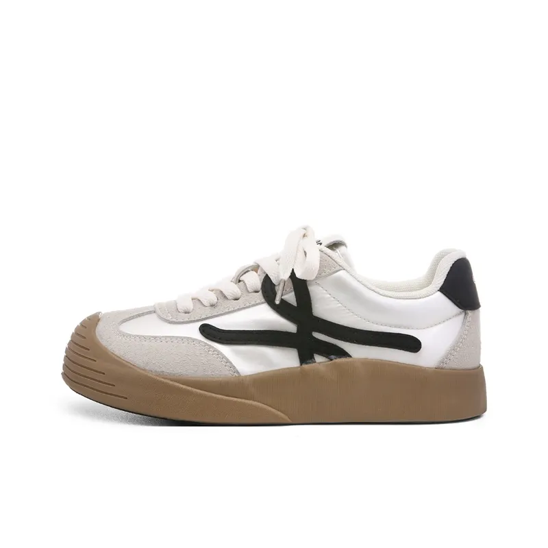 The New Age Family Low Top Skateboard Shoes Women's Gray-0