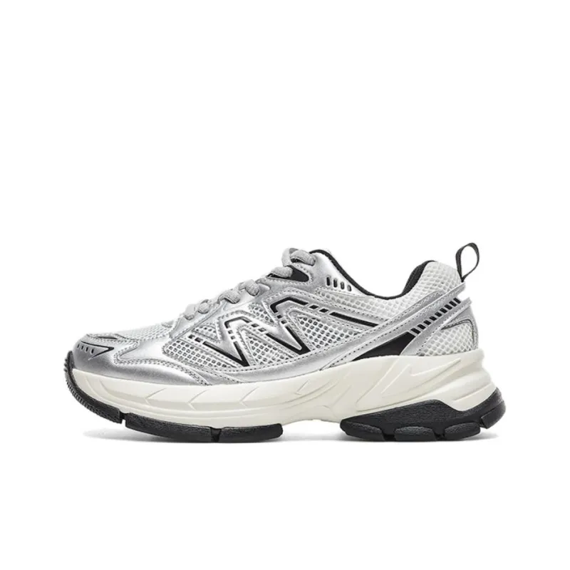 15 MINS Lightweight Low Top Chunky Sneakers Women's Beige Silver-0