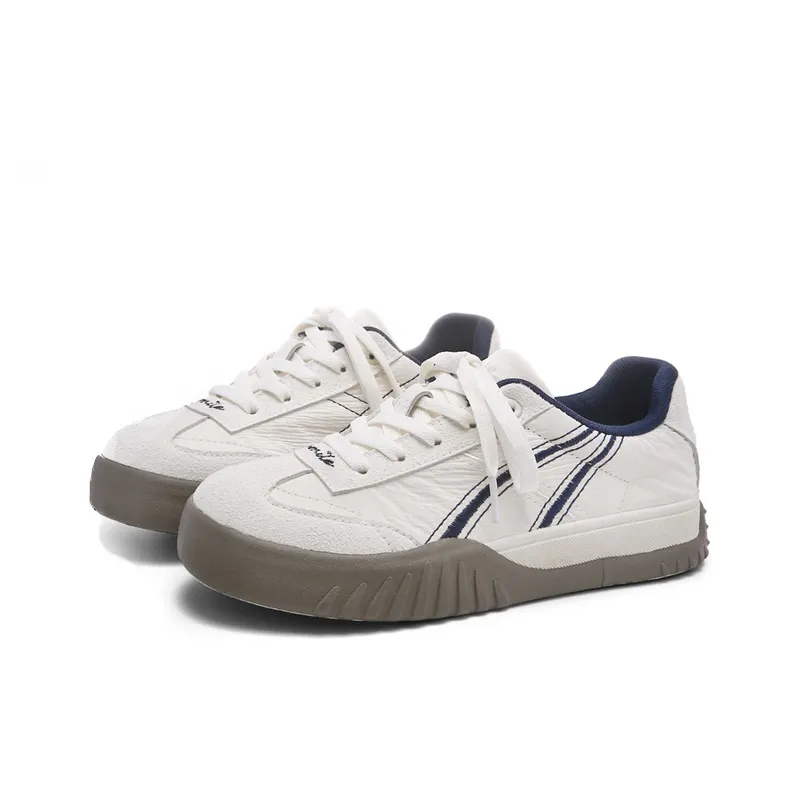 The New Age Family Abrasion Resistant Slip Resistant Low Top Skateboard Shoes Women's Beige Blue-1
