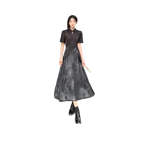 The Temptation Of The Muse Short Sleeved Dress Women's