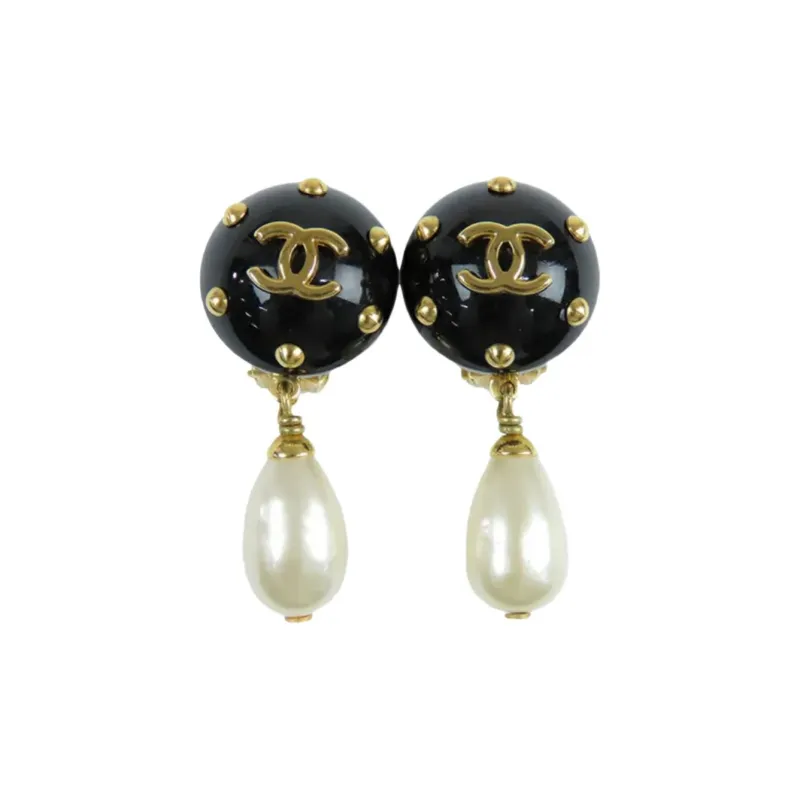 CHANEL 1996 Logo Faux pearl Clip on Earrings-0