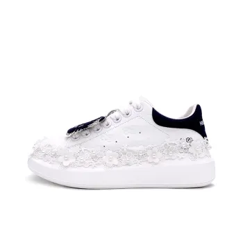 Hello Kitty White Low Top Casual Shoes Women's White Black