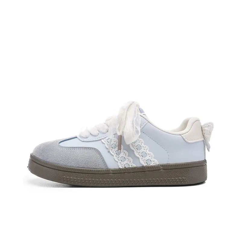The New Age Family Low Top Skateboard Shoes Women's Light Blue-0