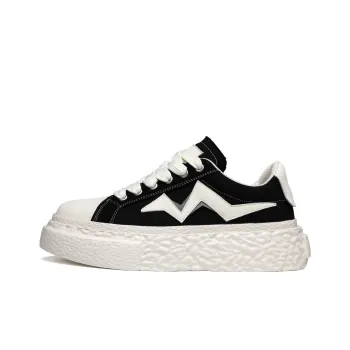 FAPAI Abrasion Resistant Low Top Skateboard Shoes Unisex Black White