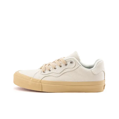 WANSWER Slip Resistant Shock Absorbers With Abrasion Resistant Properties Low Top Skateboard Shoes Unisex Oak White