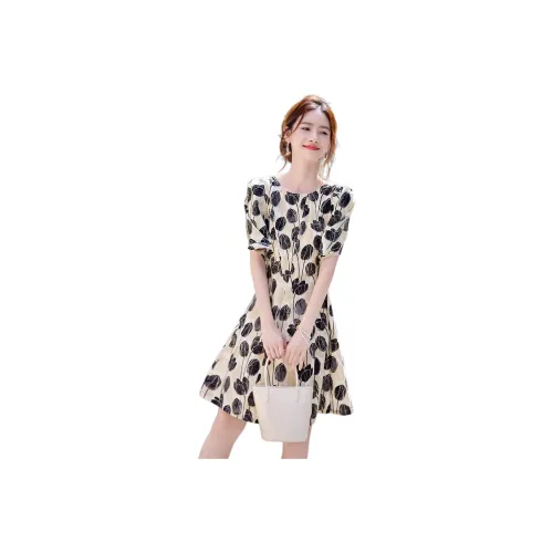 Still Quiet Short Sleeved Dress Women's
