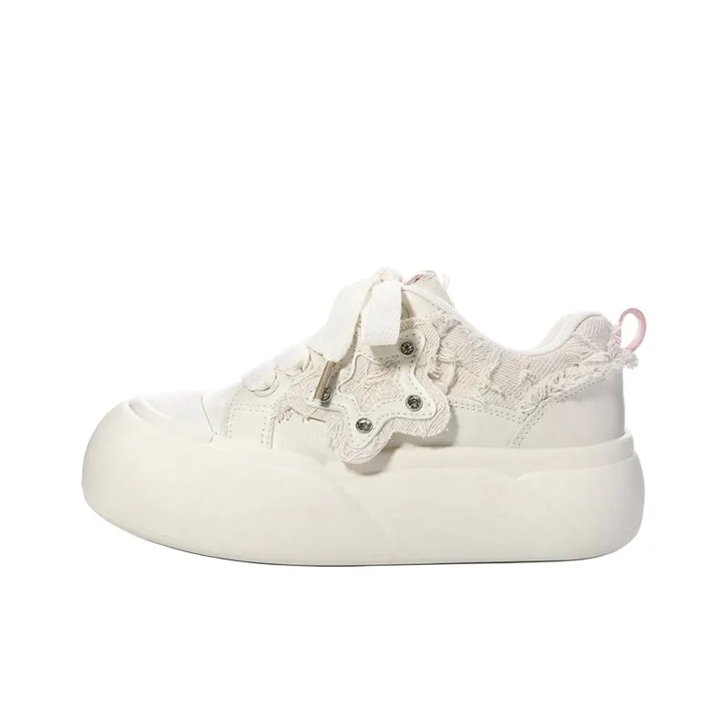 The New Age Family Low Top Skateboard Shoes Women's Beige-0