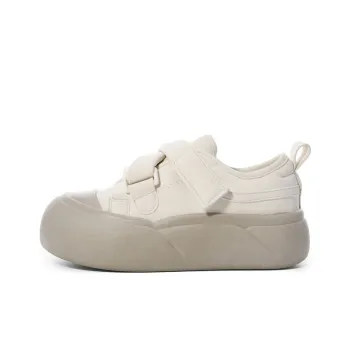 The New Age Family Low Top Skateboard Shoes Women's Milk Tea